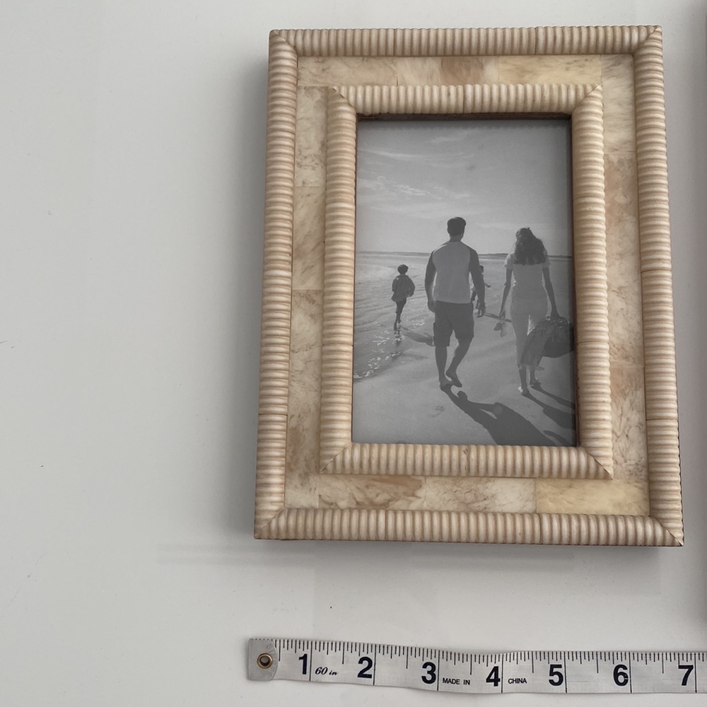 Bundle up with three frames - Picture 8 of 13